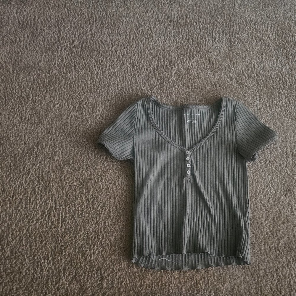 American Eagle cute summer tshirt
